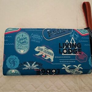 Dooney & Bourke Blue Disney Vacation Club DVC travel Wallet/Wristlet